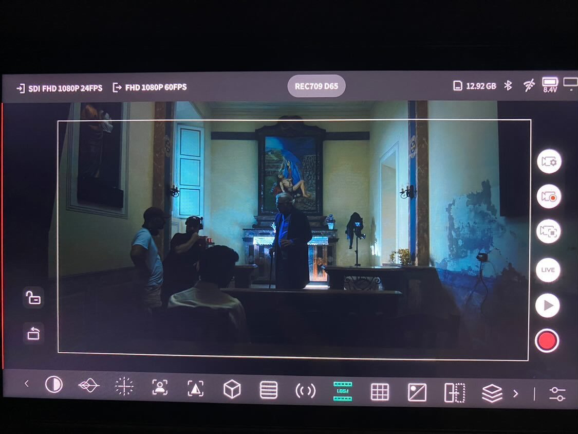 Live monitor feed villa